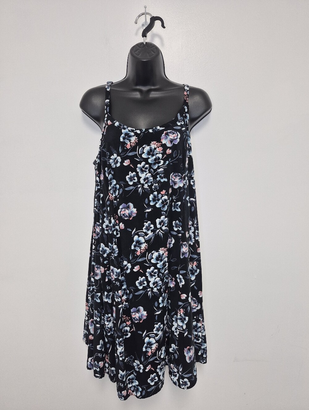 Torrid Floral Swing Dress Adjustable Straps sz 2 / 2X
